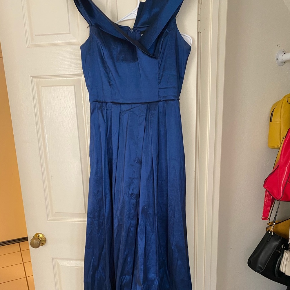 Dress only worn once !